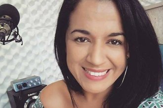 Diane, locutora da Point Gravações