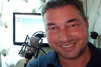 Alves Garcia, locutor da Point Gravações